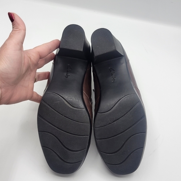 Clarks Bendables slip on ankle heeled booties leather upper size 8M - Picture 7 of 15